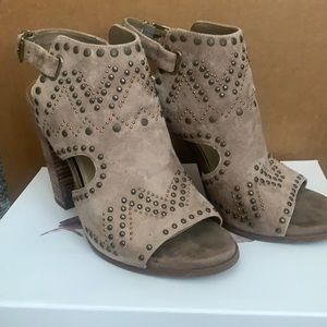 Jessica Simpson studded heels